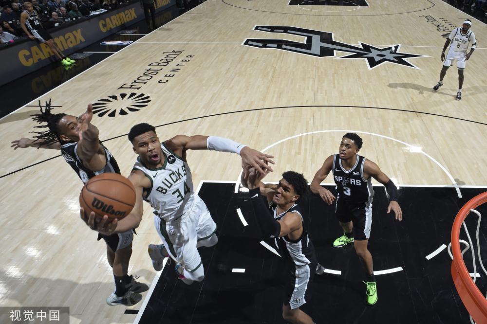 而青岛队在 而青岛队在